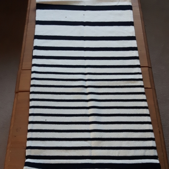 Kate Spade Infinity Scarf - Picture 4 of 8